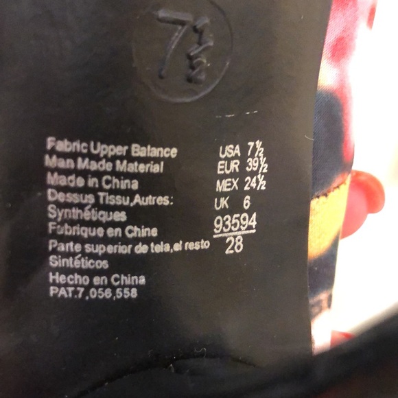 Brash floral print heels worn like new condition no scuffs size 7.5 US - Picture 4 of 4